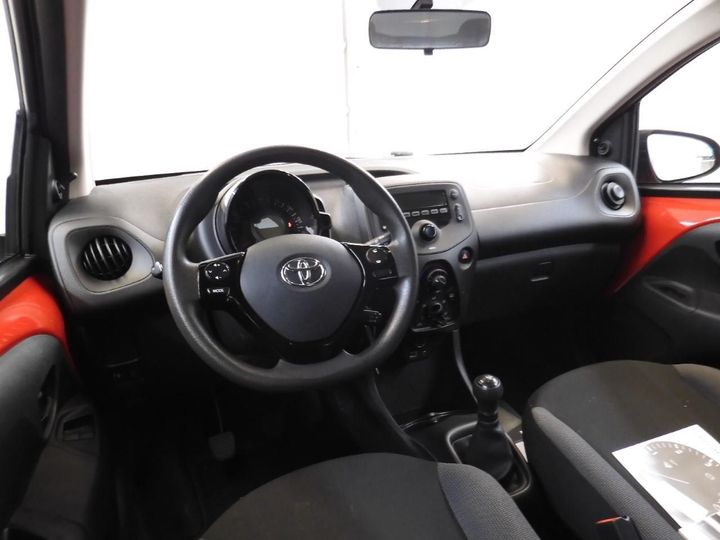 Photo 3 VIN: JTDKGNEC20N224104 - TOYOTA AYGO 