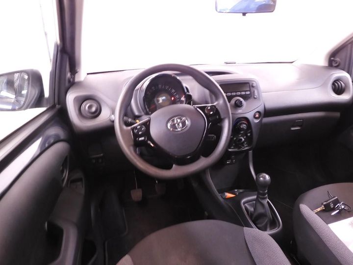 Photo 9 VIN: JTDKGNEC20N257989 - TOYOTA AYGO 