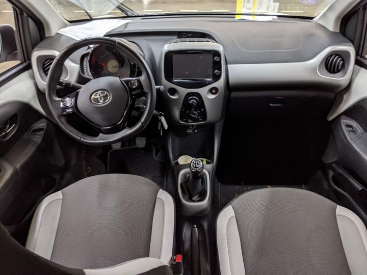 Photo 5 VIN: JTDKGNEC20N310299 - TOYOTA AYGO 