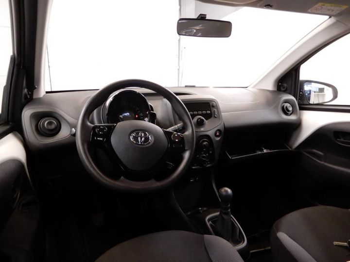 Photo 3 VIN: JTDKGNEC20N325112 - TOYOTA AYGO 