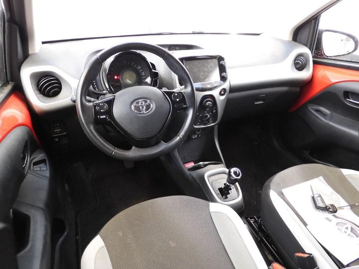 Photo 3 VIN: JTDKGNEC20N326082 - TOYOTA AYGO 