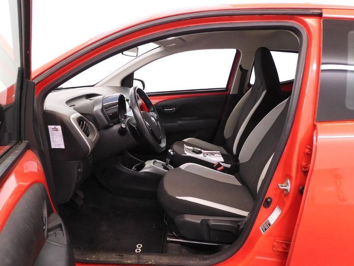 Photo 5 VIN: JTDKGNEC20N326082 - TOYOTA AYGO 