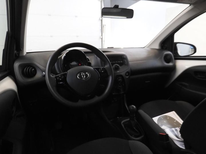 Photo 3 VIN: JTDKGNEC20N327684 - TOYOTA AYGO 