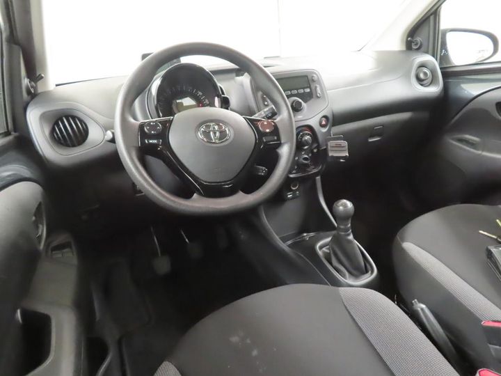 Photo 2 VIN: JTDKGNEC20N345828 - TOYOTA AYGO 