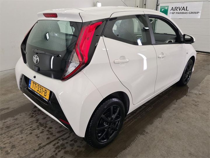 Photo 2 VIN: JTDKGNEC20N356327 - TOYOTA AYGO 