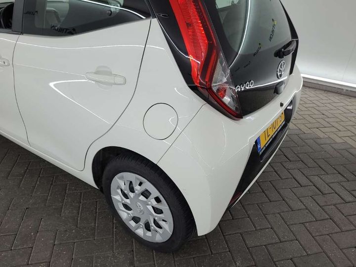 Photo 15 VIN: JTDKGNEC20N380188 - TOYOTA AYGO 