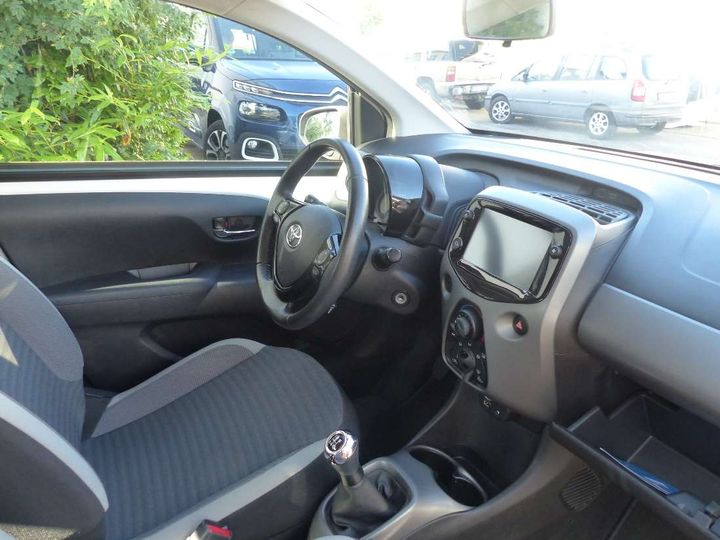 Photo 3 VIN: JTDKGNEC20N489573 - TOYOTA AYGO 