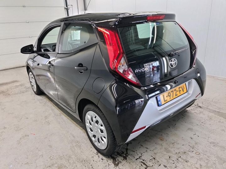 Photo 2 VIN: JTDKGNEC20N629329 - TOYOTA AYGO 