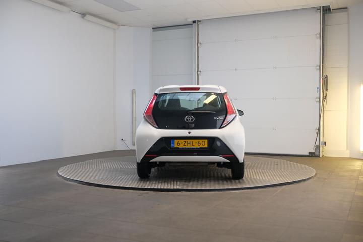 Photo 4 VIN: JTDKGNEC30N046252 - TOYOTA AYGO 