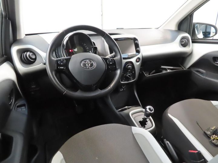 Photo 2 VIN: JTDKGNEC30N158128 - TOYOTA AYGO 