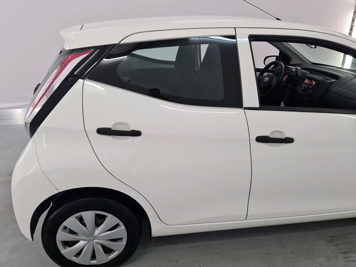 Photo 15 VIN: JTDKGNEC30N214567 - TOYOTA AYGO 