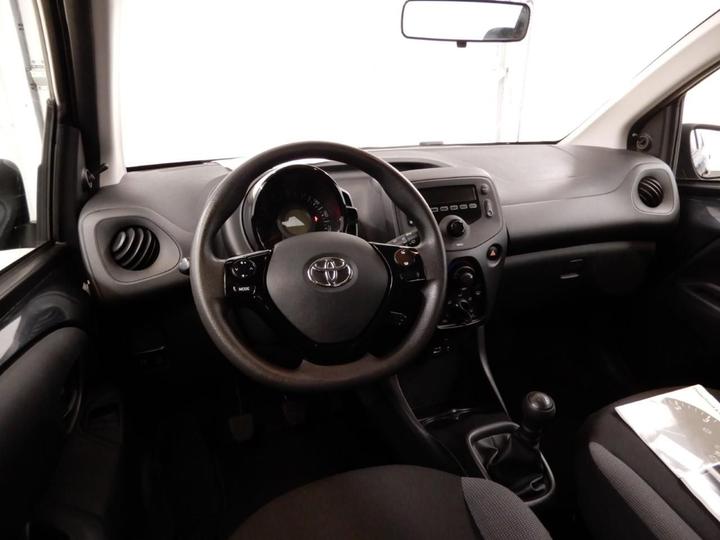 Photo 9 VIN: JTDKGNEC30N280648 - TOYOTA AYGO 