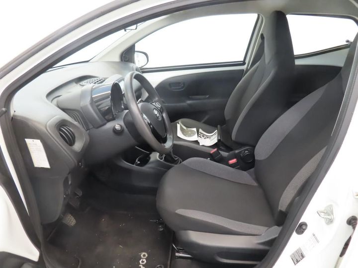 Photo 5 VIN: JTDKGNEC30N335535 - TOYOTA AYGO 