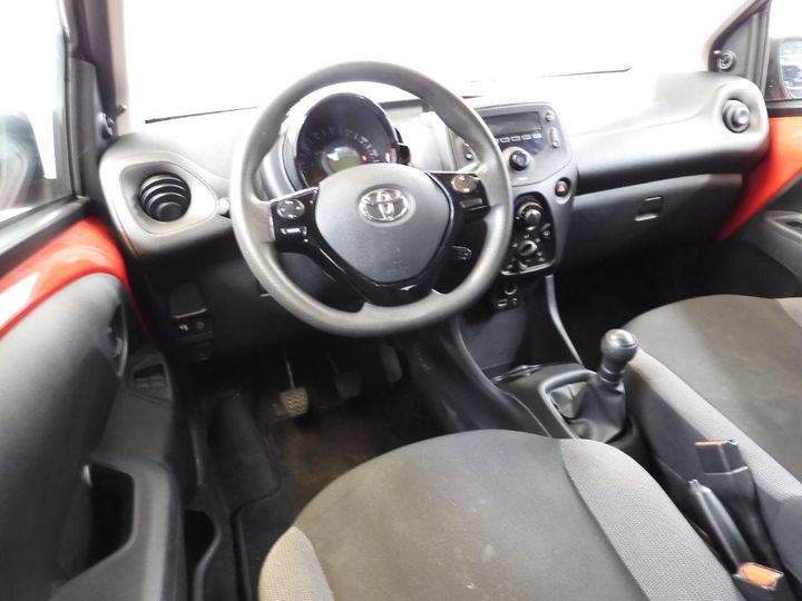 Photo 2 VIN: JTDKGNEC30N353100 - TOYOTA AYGO 