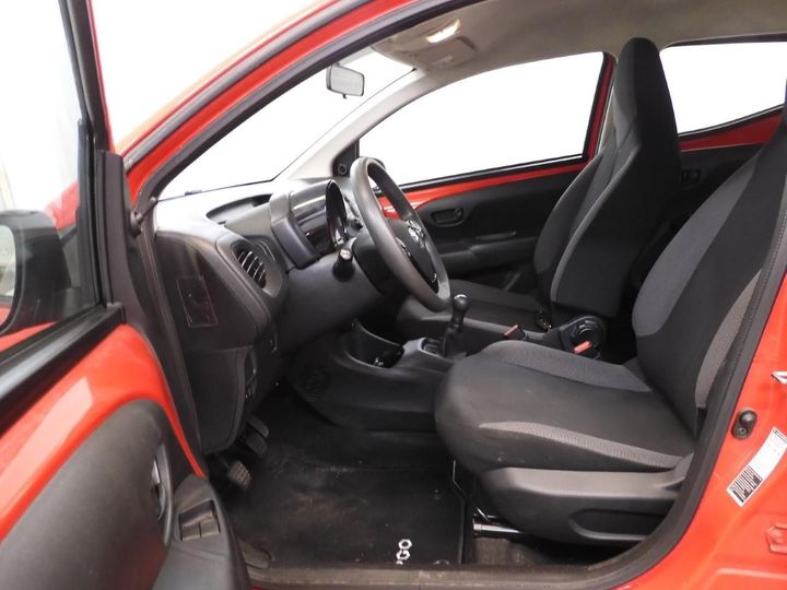 Photo 5 VIN: JTDKGNEC30N353100 - TOYOTA AYGO 