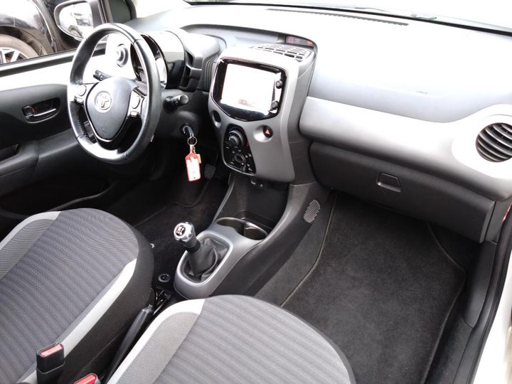 Photo 7 VIN: JTDKGNEC30N401761 - TOYOTA AYGO 