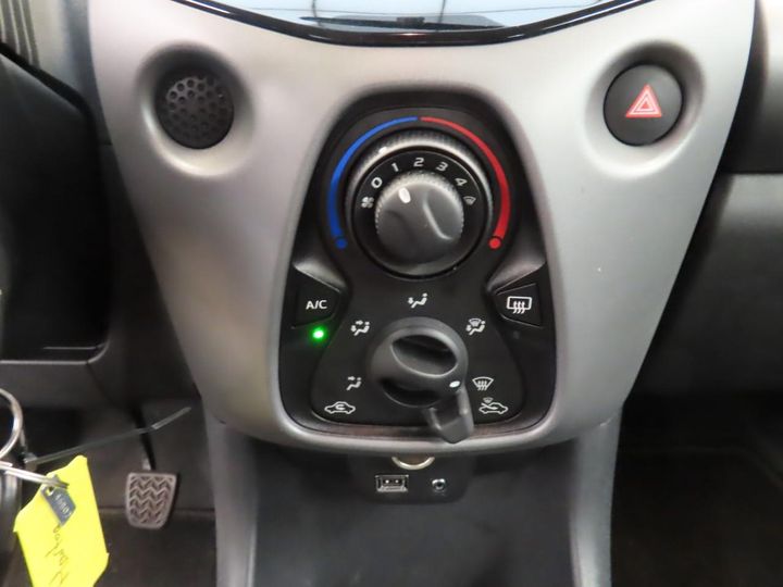 Photo 11 VIN: JTDKGNEC30N529756 - TOYOTA AYGO 