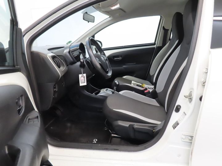 Photo 5 VIN: JTDKGNEC40N215369 - TOYOTA AYGO 