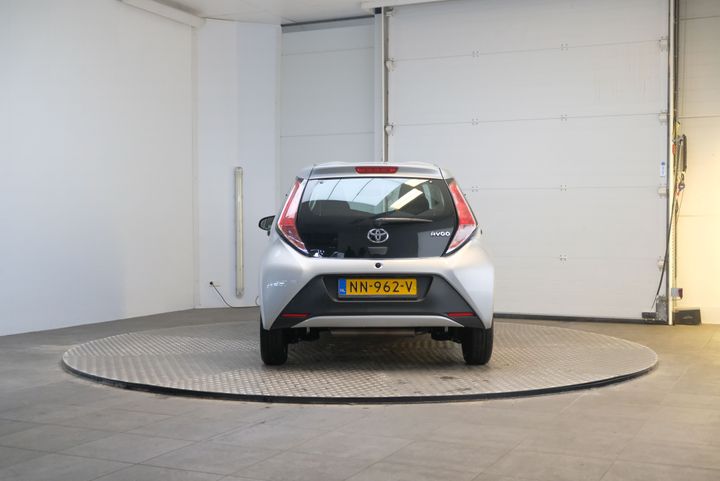 Photo 4 VIN: JTDKGNEC40N239672 - TOYOTA AYGO 