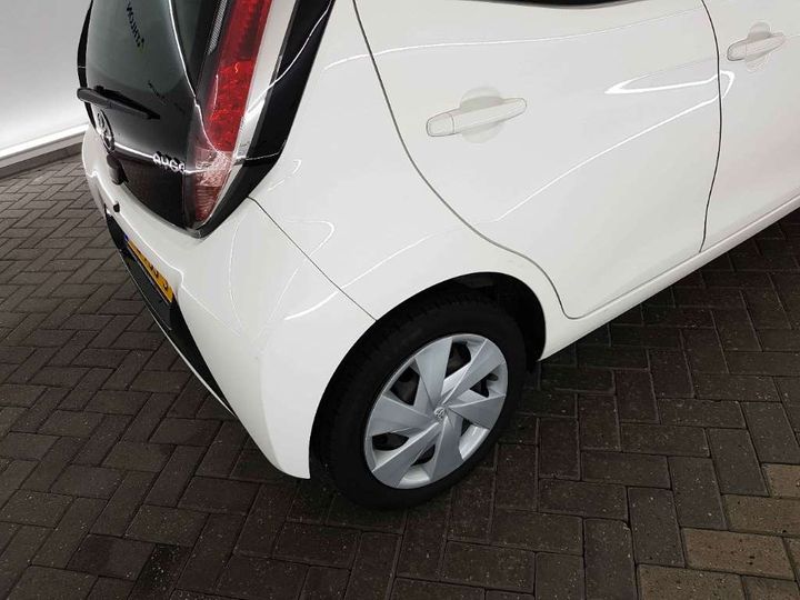 Photo 15 VIN: JTDKGNEC50N142447 - TOYOTA AYGO 