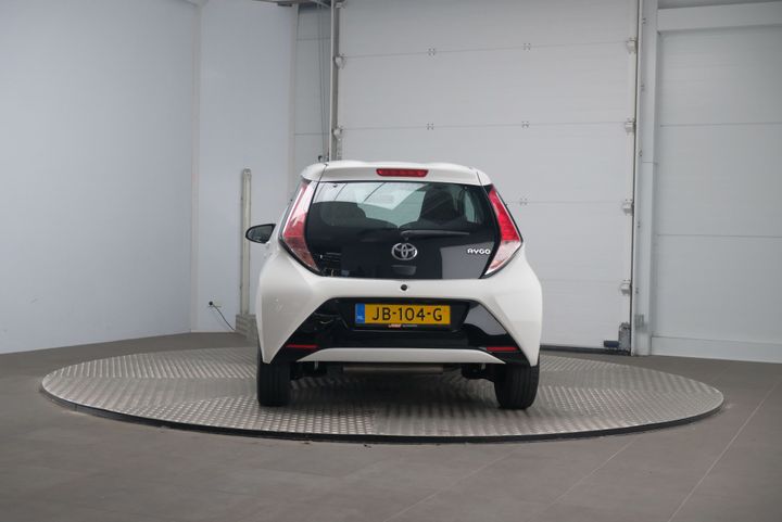 Photo 4 VIN: JTDKGNEC50N142559 - TOYOTA AYGO 