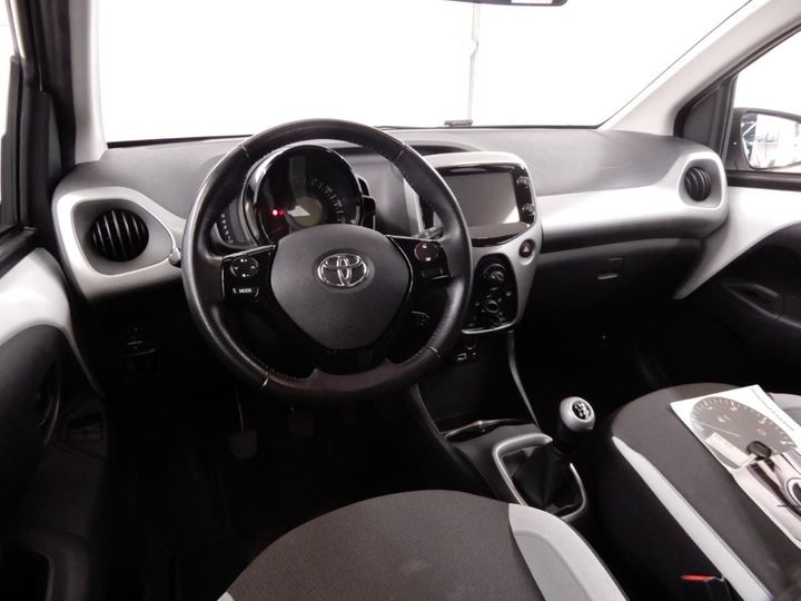 Photo 9 VIN: JTDKGNEC50N142559 - TOYOTA AYGO 