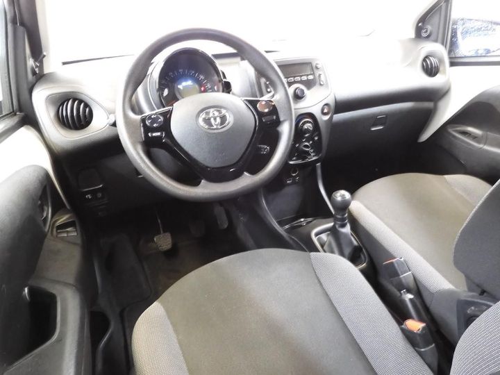 Photo 3 VIN: JTDKGNEC50N230530 - TOYOTA AYGO 