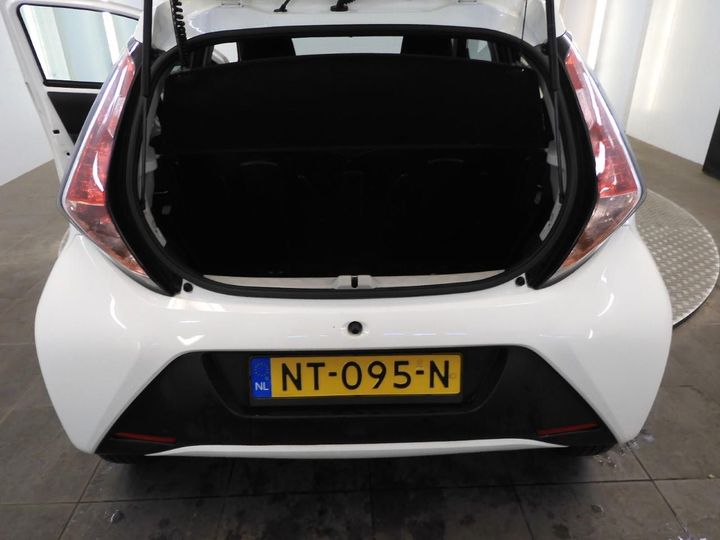 Photo 7 VIN: JTDKGNEC50N230530 - TOYOTA AYGO 