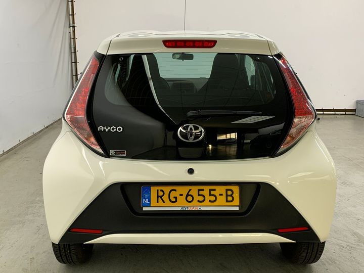 Photo 12 VIN: JTDKGNEC50N304920 - TOYOTA AYGO 