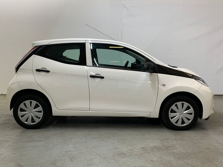 Photo 14 VIN: JTDKGNEC50N304920 - TOYOTA AYGO 