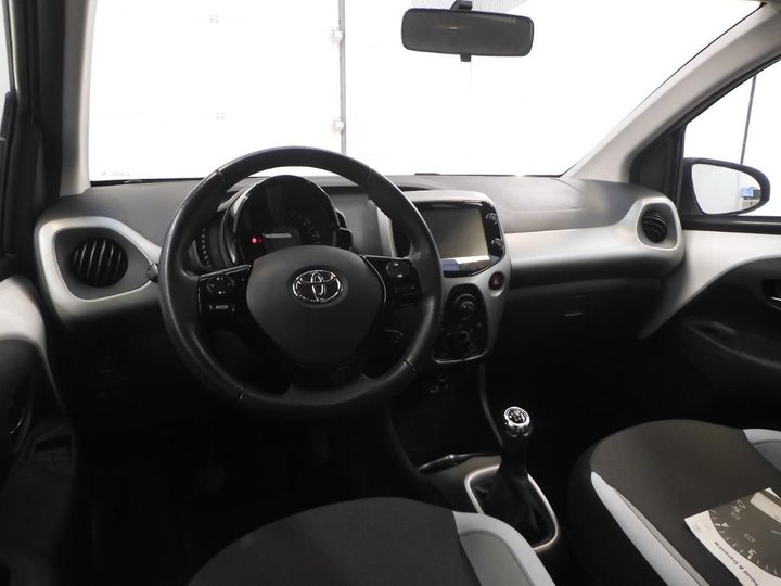 Photo 6 VIN: JTDKGNEC50N308563 - TOYOTA AYGO 