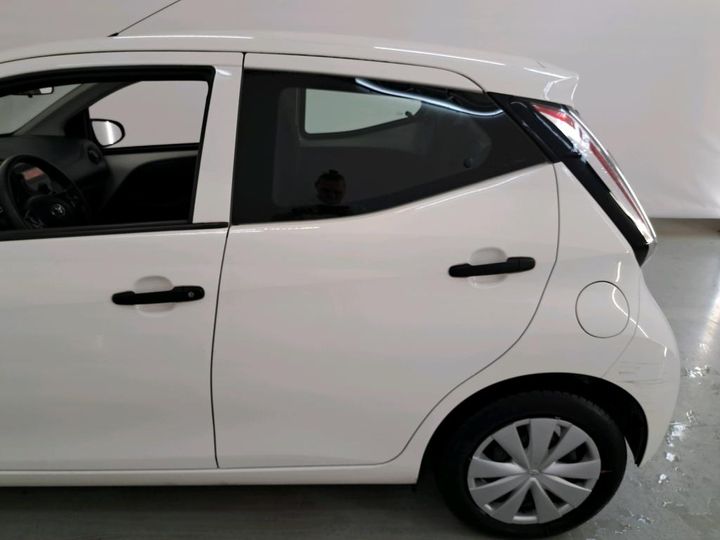 Photo 17 VIN: JTDKGNEC50N319594 - TOYOTA AYGO 