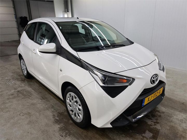 Photo 2 VIN: JTDKGNEC50N400711 - TOYOTA AYGO 