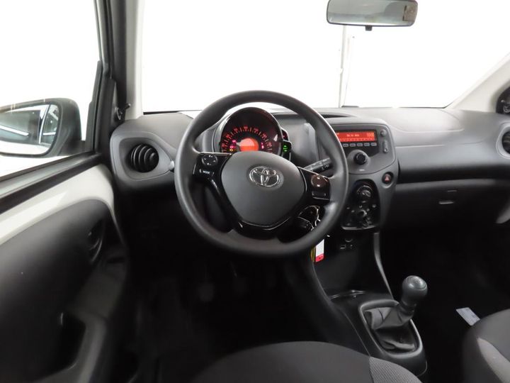 Photo 2 VIN: JTDKGNEC50N446877 - TOYOTA AYGO 