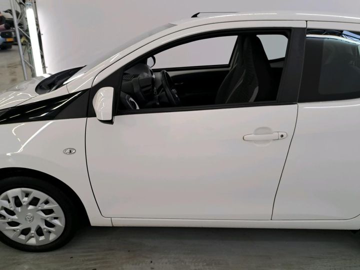 Photo 16 VIN: JTDKGNEC50N489048 - TOYOTA AYGO 