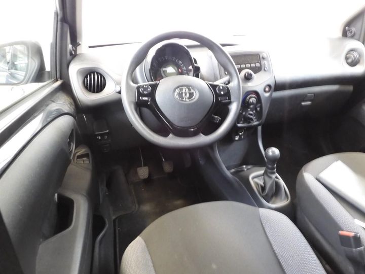 Photo 4 VIN: JTDKGNEC50N529788 - TOYOTA AYGO 