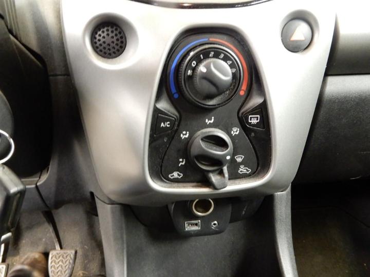 Photo 18 VIN: JTDKGNEC60N104032 - TOYOTA AYGO 