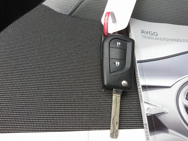 Photo 12 VIN: JTDKGNEC60N198266 - TOYOTA AYGO 