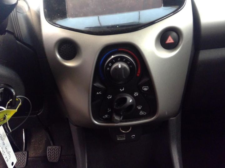 Photo 4 VIN: JTDKGNEC60N307955 - TOYOTA AYGO 