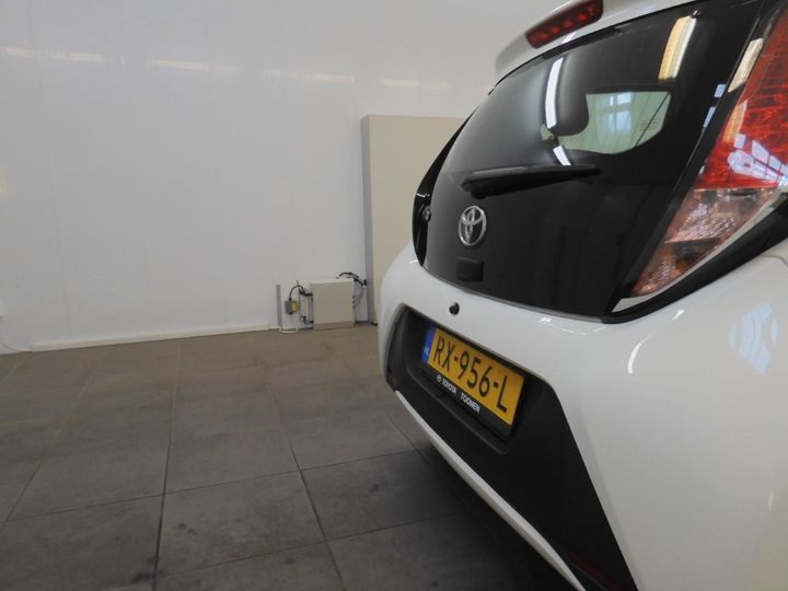 Photo 13 VIN: JTDKGNEC60N327722 - TOYOTA AYGO 