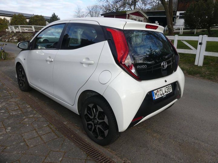 Photo 3 VIN: JTDKGNEC60N489818 - TOYOTA AYGO 