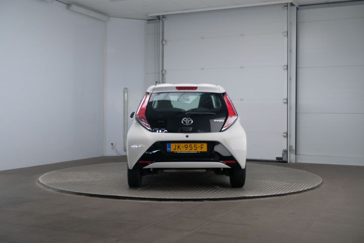 Photo 4 VIN: JTDKGNEC70N153319 - TOYOTA AYGO 