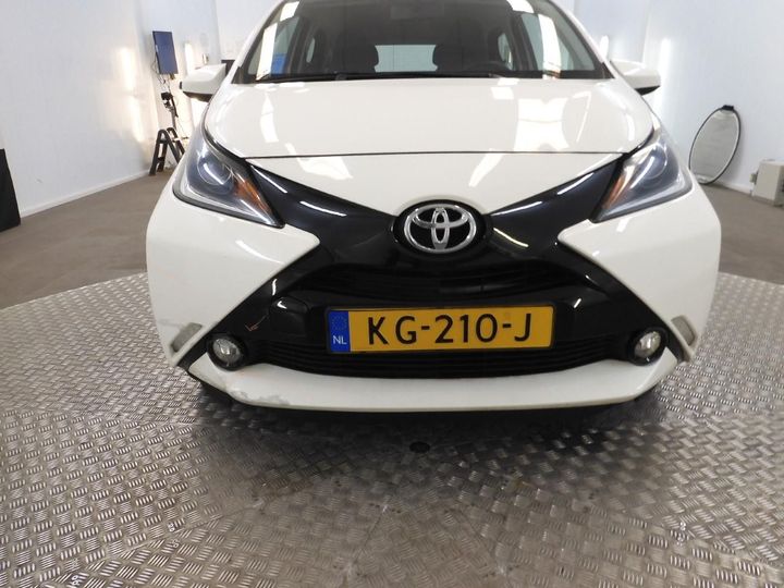 Photo 33 VIN: JTDKGNEC70N194744 - TOYOTA AYGO 