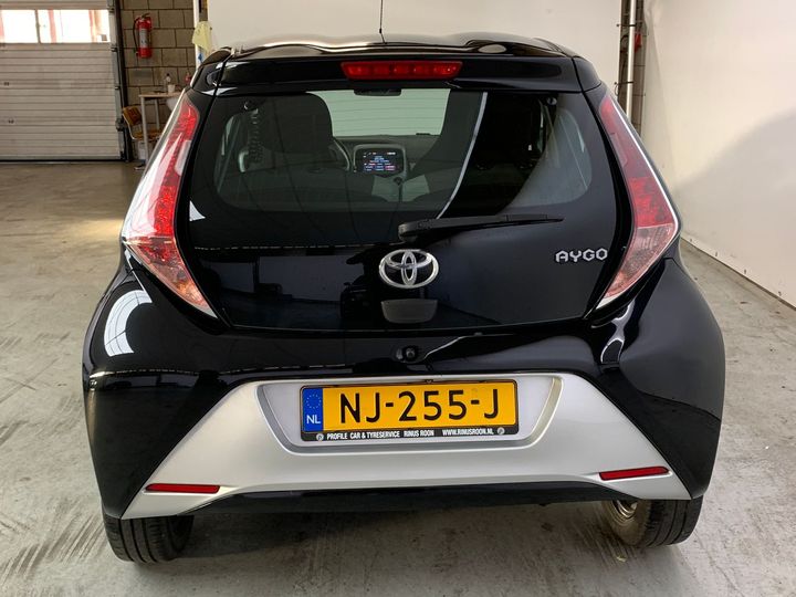 Photo 12 VIN: JTDKGNEC70N238578 - TOYOTA AYGO 