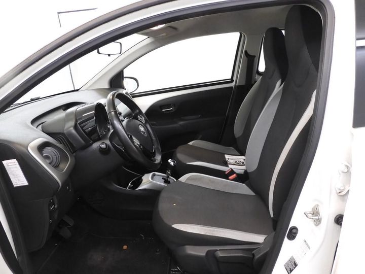 Photo 5 VIN: JTDKGNEC70N289577 - TOYOTA AYGO 