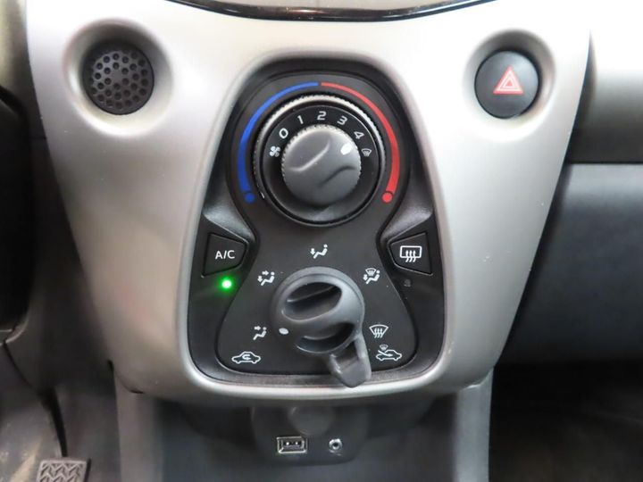 Photo 8 VIN: JTDKGNEC70N352256 - TOYOTA AYGO 