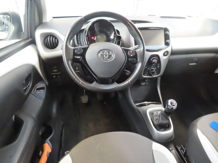 Photo 2 VIN: JTDKGNEC90N302779 - TOYOTA AYGO 