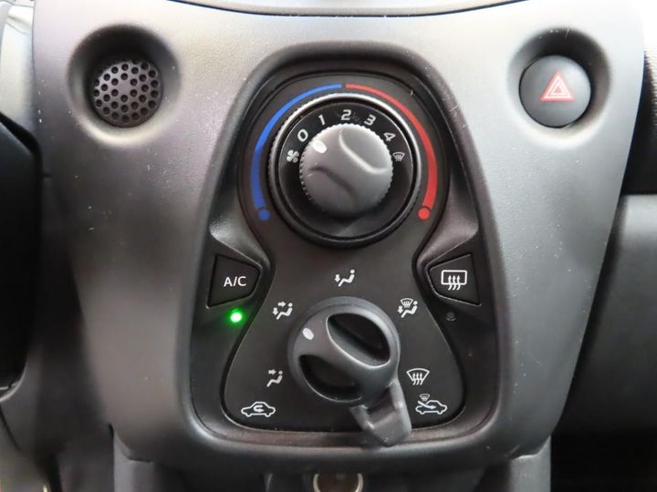 Photo 11 VIN: JTDKGNEC90N328721 - TOYOTA AYGO 