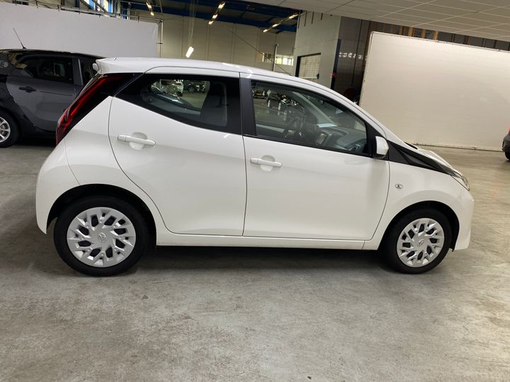 Photo 11 VIN: JTDKGNEC90N489716 - TOYOTA AYGO 