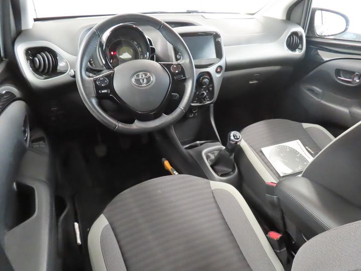 Photo 2 VIN: JTDKGNEC90N510578 - TOYOTA AYGO 